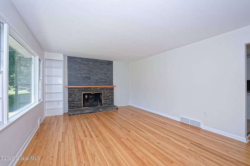 5th image of 14 Beechwood Drive