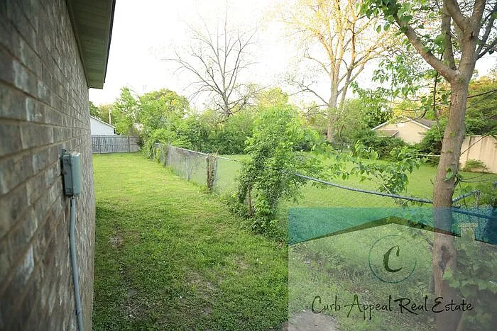 918 W Oak Ave #B — Photo 7