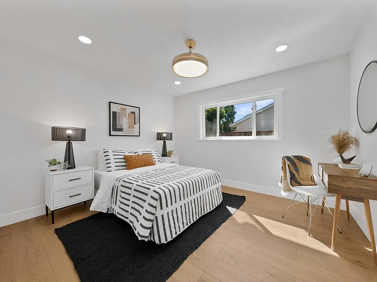 3905 Stanford Way — Photo 11