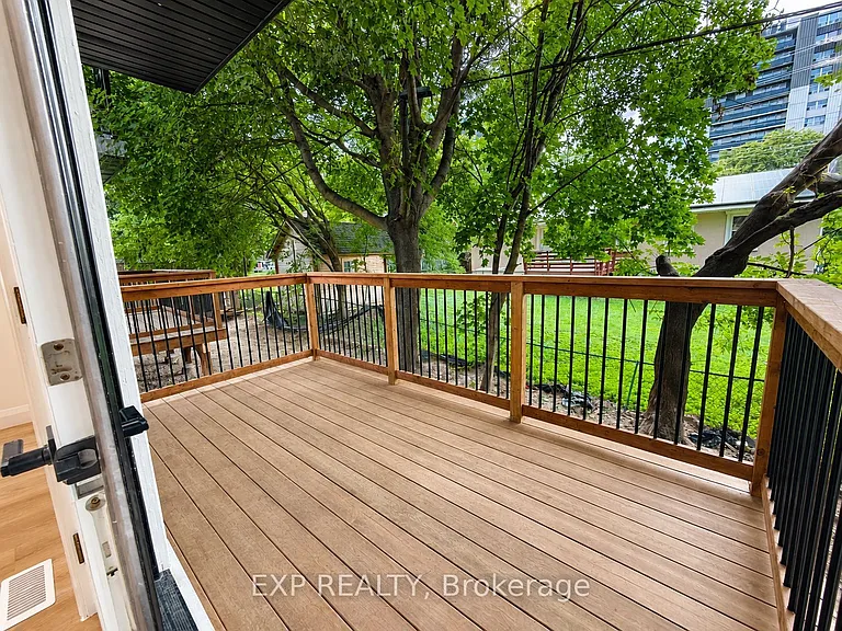 13 Chester St #UPPER — Photo 23