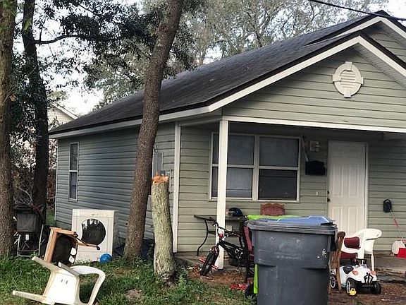 3rd image of 827 S 12th St