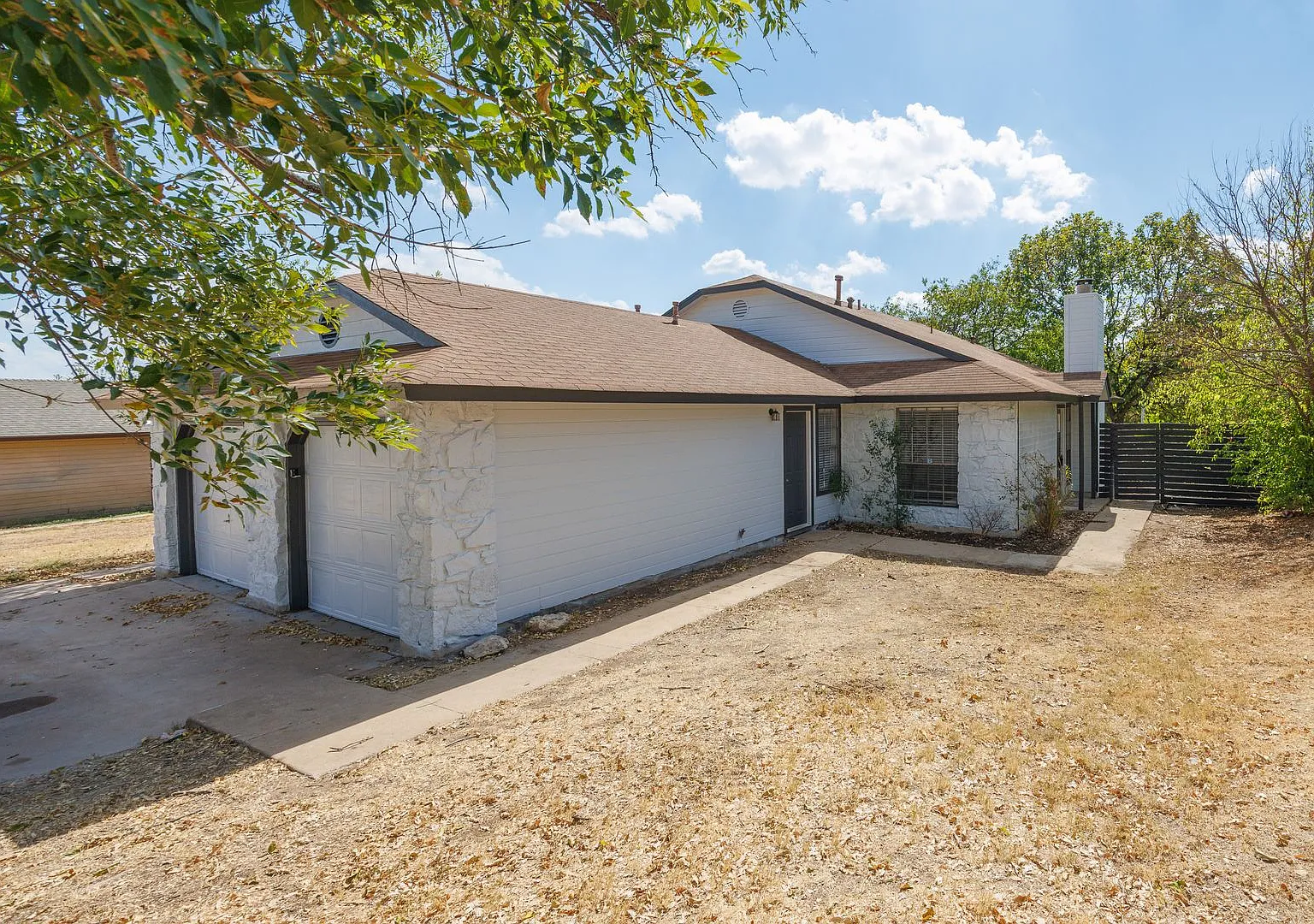 Beautifully Updated 3-Bedroom Home with No Carpet & Private Fenced Yard in Round Rock — Photo 1