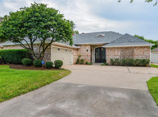 12439 Meadow Lake Dr, Houston, TX 77077
