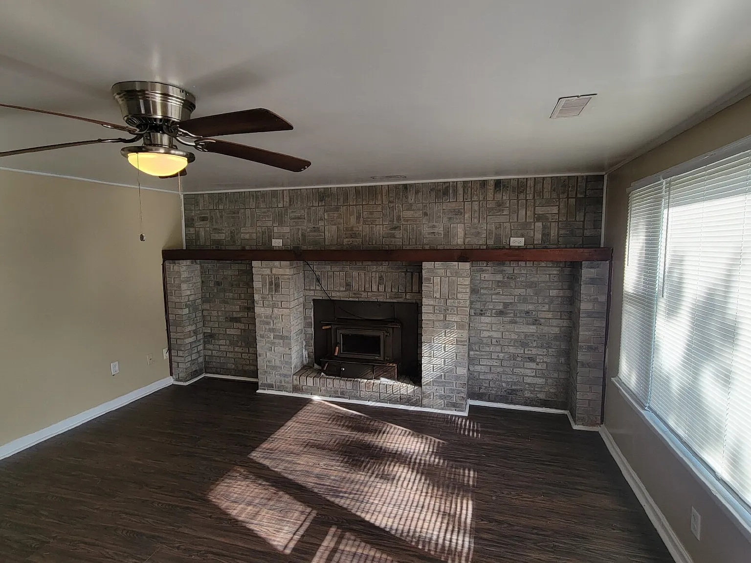 2 bed, 1.0 bath, $950 — Photo 3