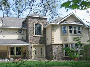 125 Sherwood Rd, Colonia, NJ 07067