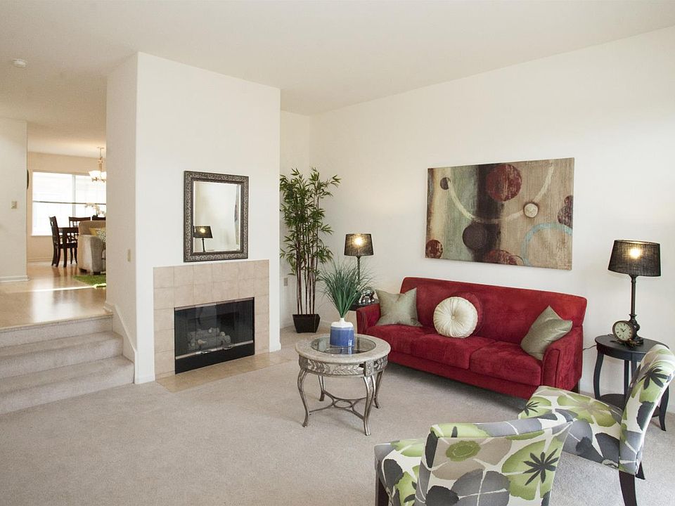 1st image of 1053 Helen Ave