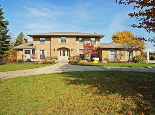 2678 Stoney Creek Rd, Oakland, MI 48363