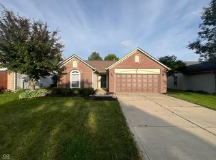 6735 Lexington Cir, Zionsville, IN 46077