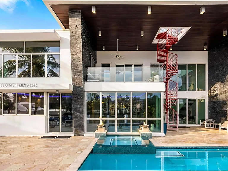 300 Royal Plaza Dr — Photo 5