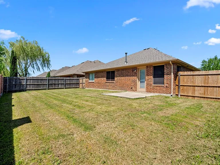 2356 Aurora Dr — Photo 25