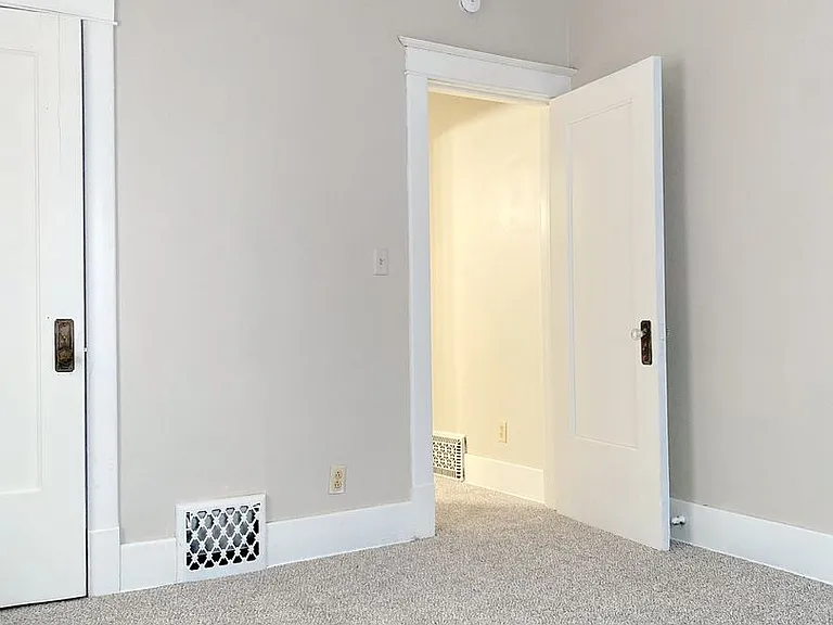 2436 Laurel Ave — Photo 22