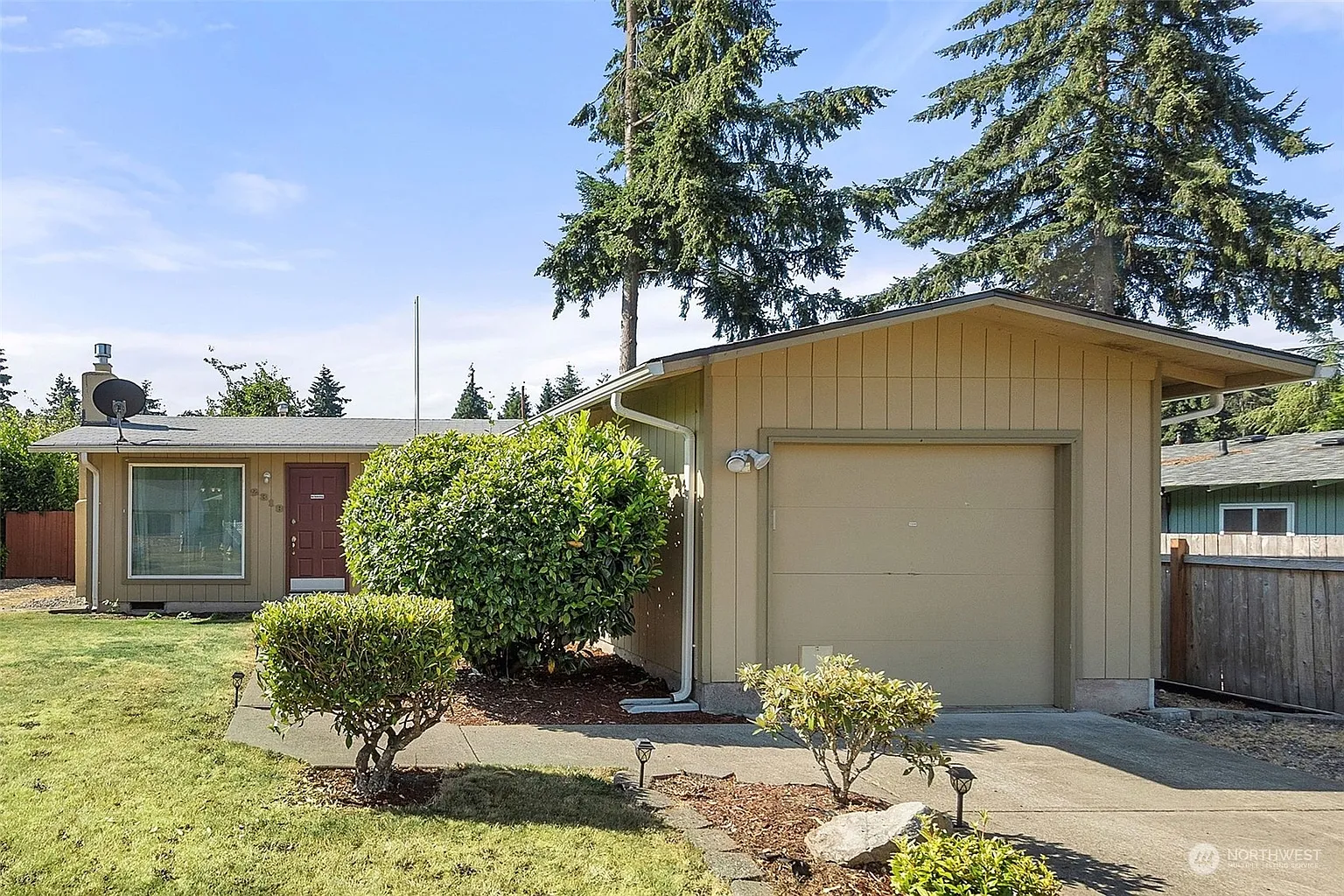 2318 Maple Lane photo 1