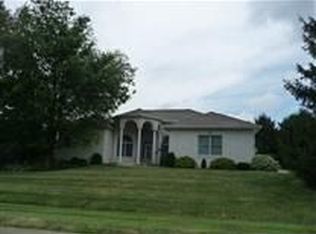 15914 Quail Hollow Ct, Bloomington, IL 61705