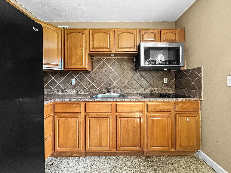 2613 E Clark St — Photo 10