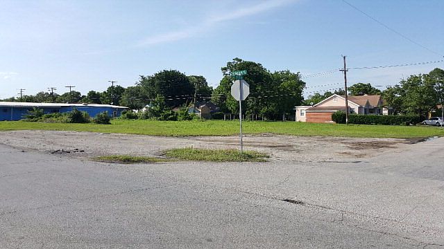 2nd image of 538 Stadium Rd