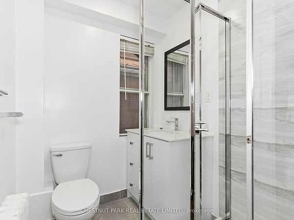 5th image of 41 Roncesvalles Ave