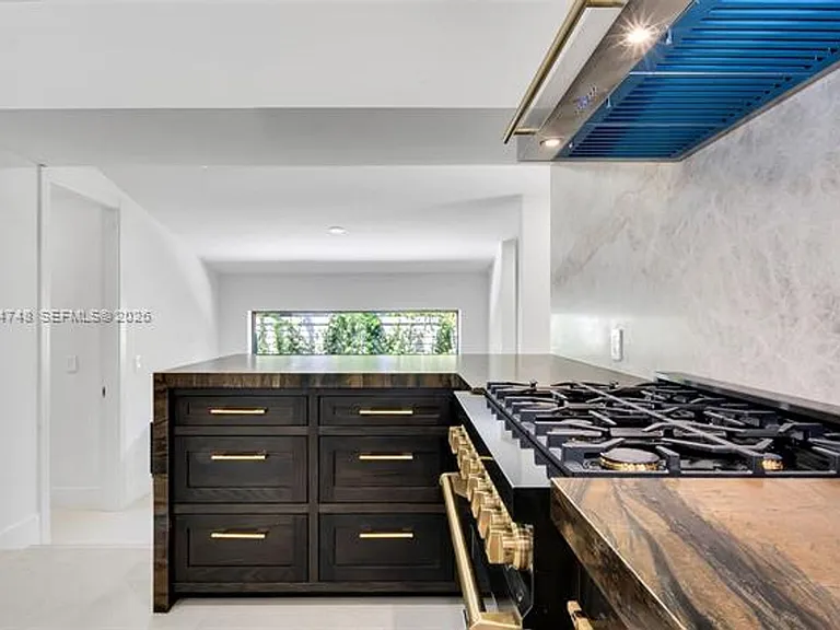 899 NE 71st St #899 — Photo 31