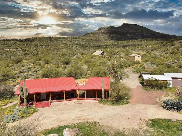 32745 S Shangrila Dr, Black Canyon City, AZ 85324