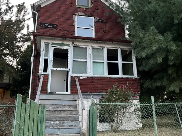 802 Wallis Ave, Farrell, PA 16121