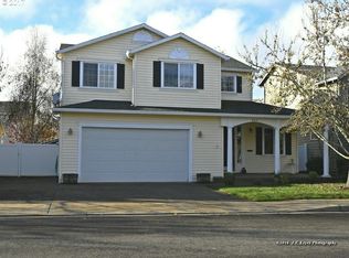 809 N 27th Ave, Cornelius, OR 97113