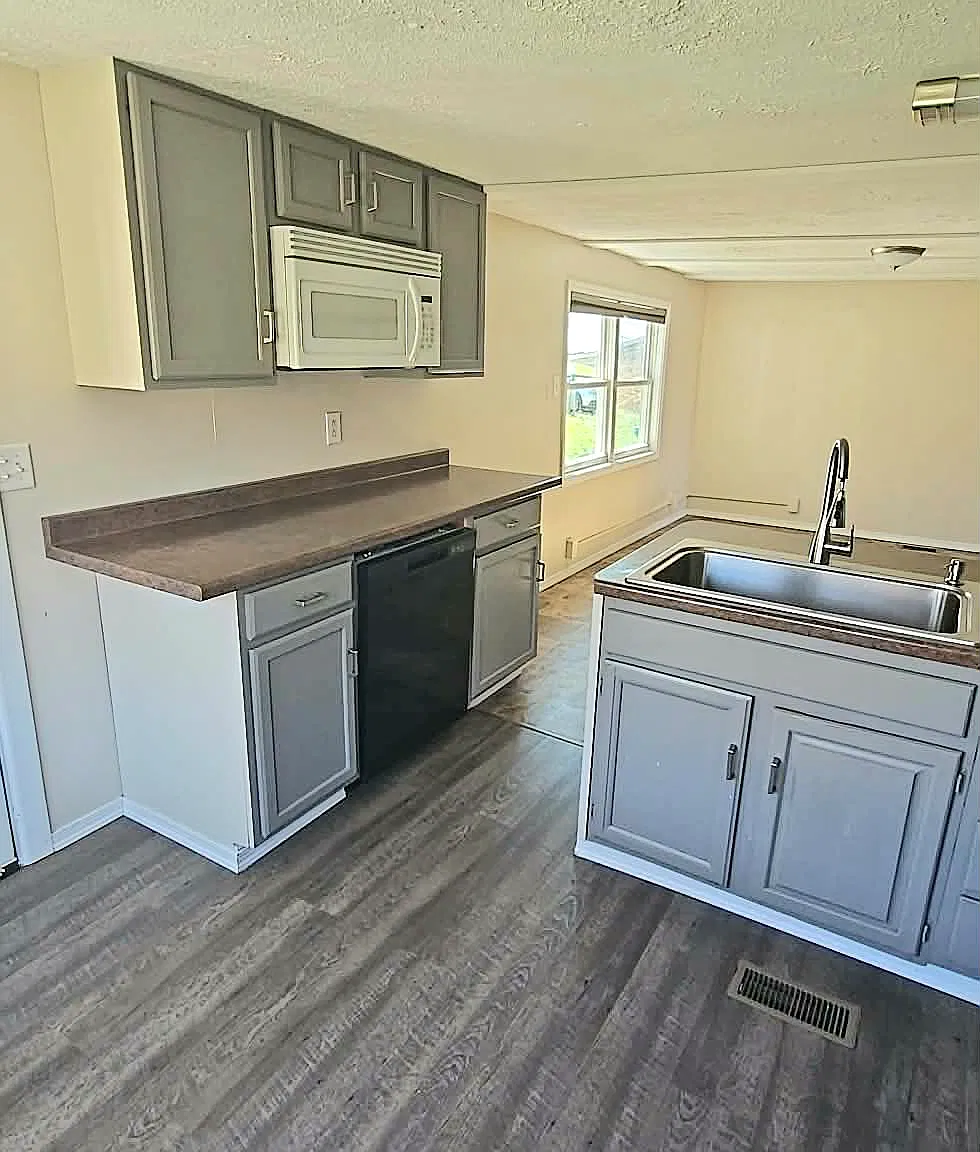 1319 Summers School Rd — Photo 3