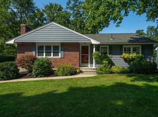 31 Alcott St, Lowell, MA 01852