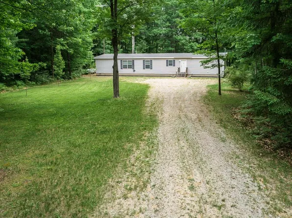 4827 Jones Rd, Beaverton, MI 48612