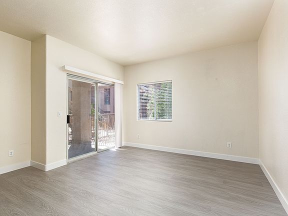 5th image of 2110 Los Feliz St Unit 1028
