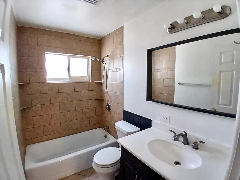 111 E Plum St #111 — Photo 15
