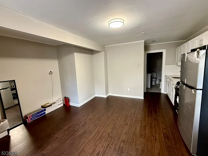 1 bed, 1.0 bath, $1,600 — Photo 3