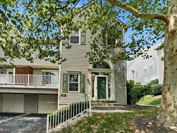 483 Stoneglen St, Collegeville, PA 19426