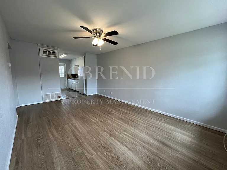1320 W Rupe Ave — Photo 2