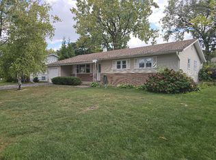 1133 E Sayles Dr, Palatine, IL 60074