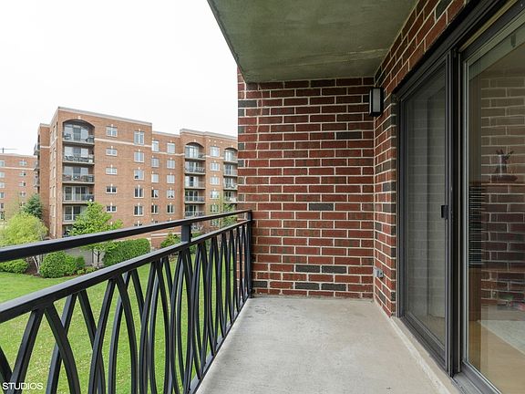 5th image of 450 Western Ave #405