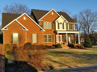 7308 Country Meadow Dr, Knoxville, TN 37918