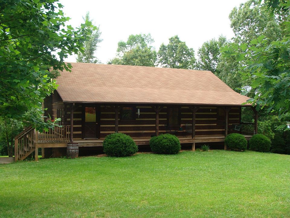 Beautiful Log Home on 5.5 acres of land
