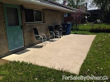 3rd image of 4988 Sabra Ave