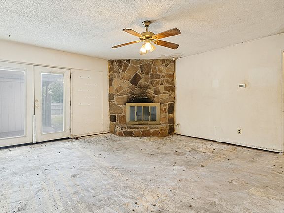 3rd image of 1805 Bosque Dr