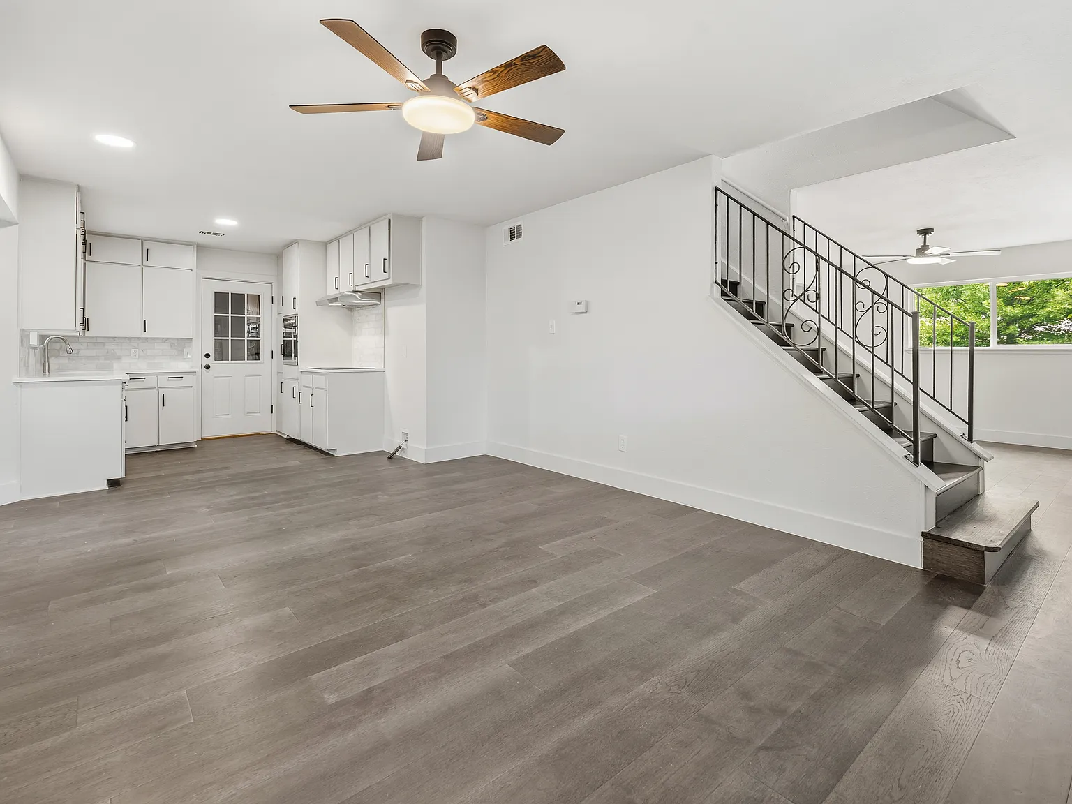 3 bed, 1454 sqft, $2,300 — Photo 3