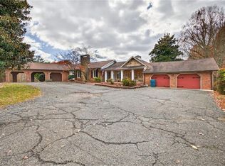 950 Dodson Mill Rd, Pilot Mtn, NC 27041