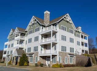 169 Tarrington Rd #101, Hamburg, NJ 07419