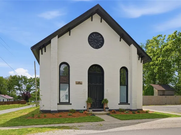 26 South St, Harveysburg, OH 45032