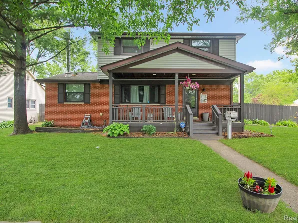 35012 Currier St, Wayne, MI 48184