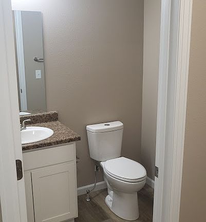 5th image of 43 E Cokedale Dr