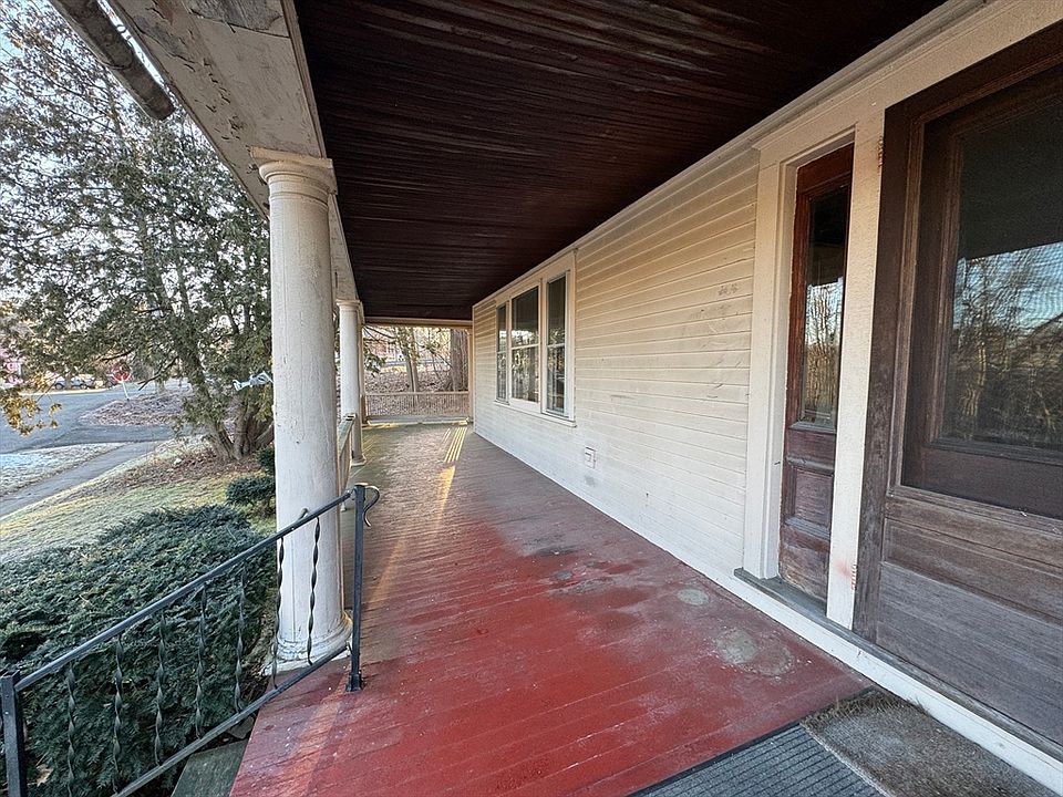 76 Park St, Turners Falls, MA 01376 Zillow