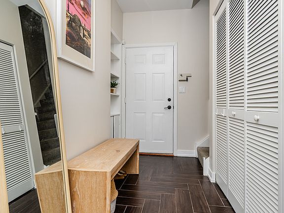 3rd image of 831 W 14th Pl