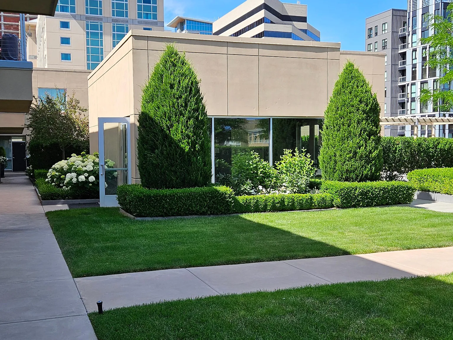 2 bed, 2.5 bath, 2086 sqft, $3,800 — Photo 4