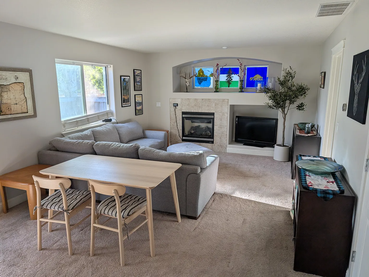 4 bed, 2045 sqft, $3,900 — Photo 1