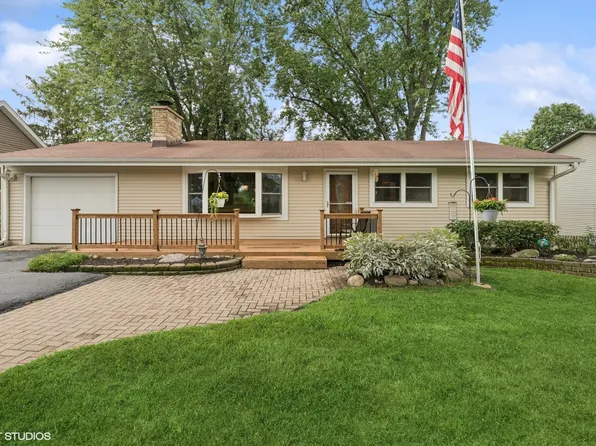 3205 Still Hill Dr, McHenry, IL 60050