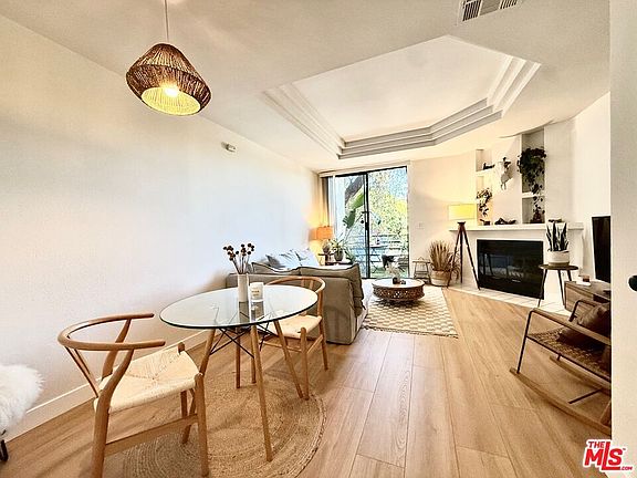 3rd image of 2500 Abbot Kinney Blvd APT 6